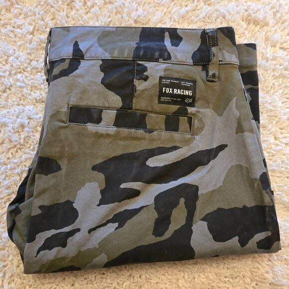NWOT Fox Racing Camo Shorts 34 - Picture 1 of 7